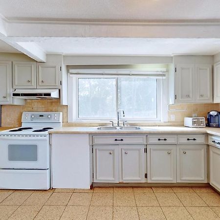 Main Beach River Retreat - Wasaga Beach 1 - Main Strip - 95 Mosley St מראה חיצוני תמונה