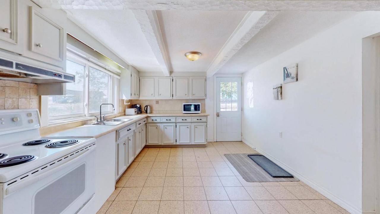 Main Beach River Retreat - Wasaga Beach 1 - Main Strip - 95 Mosley St מראה חיצוני תמונה