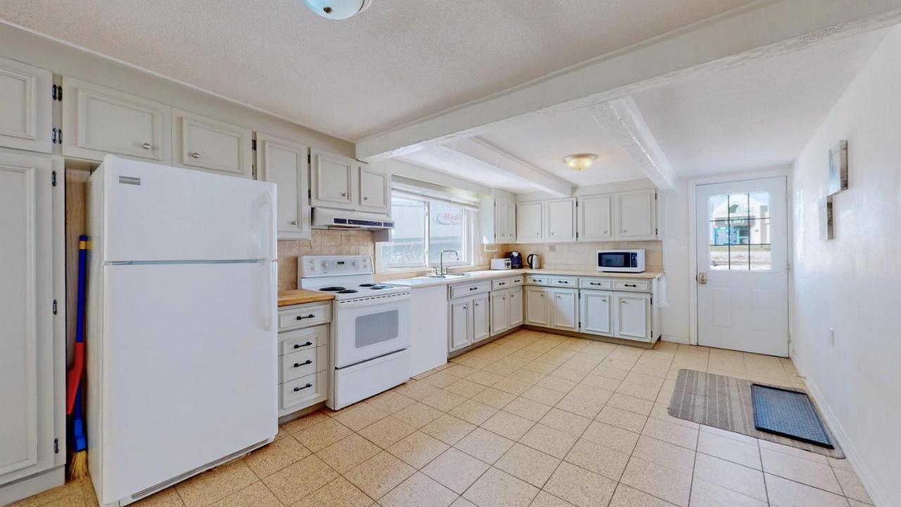 Main Beach River Retreat - Wasaga Beach 1 - Main Strip - 95 Mosley St מראה חיצוני תמונה