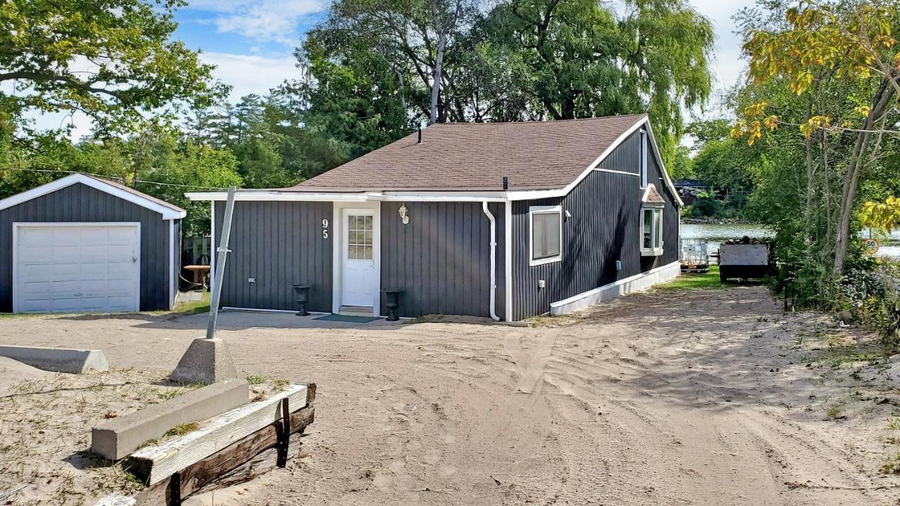 Main Beach River Retreat - Wasaga Beach 1 - Main Strip - 95 Mosley St מראה חיצוני תמונה