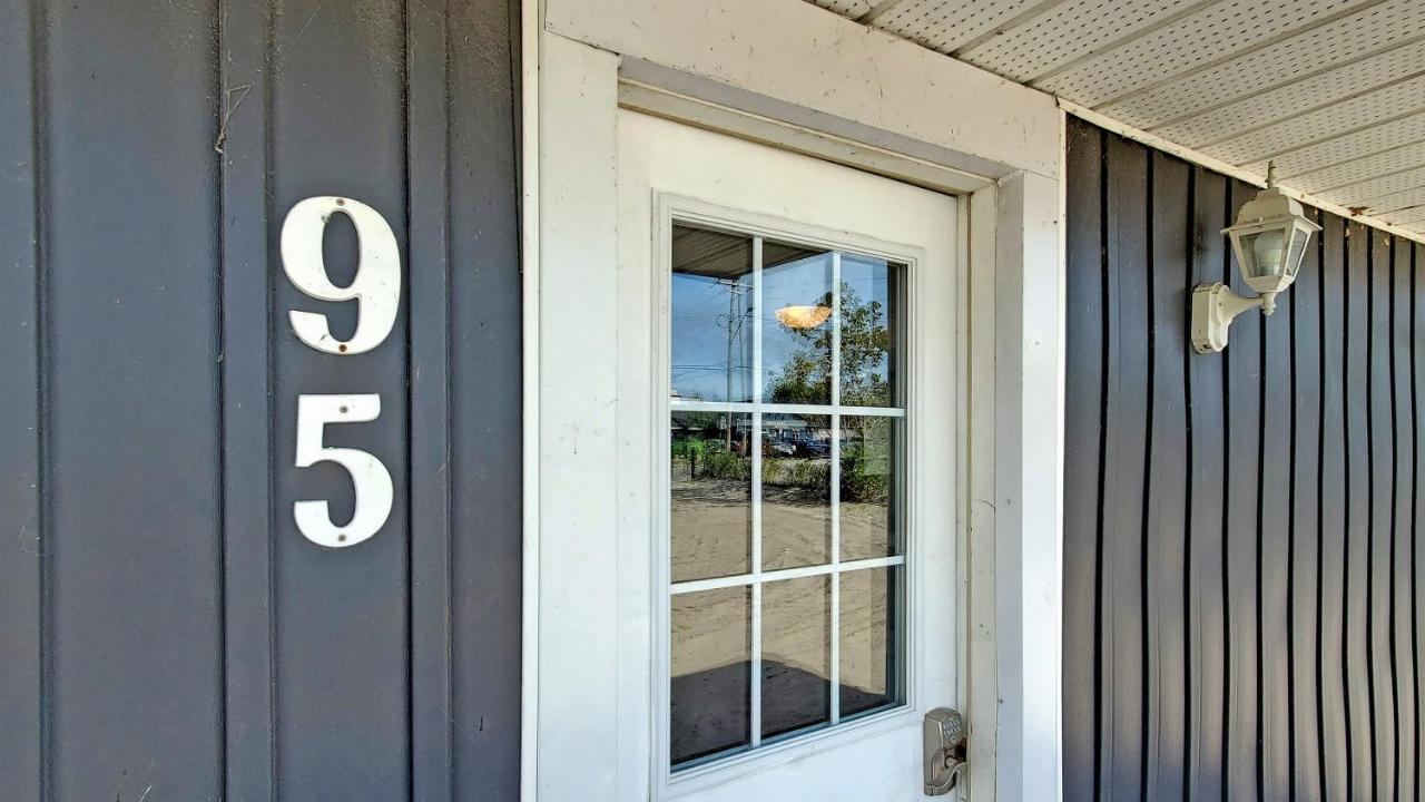 Main Beach River Retreat - Wasaga Beach 1 - Main Strip - 95 Mosley St מראה חיצוני תמונה